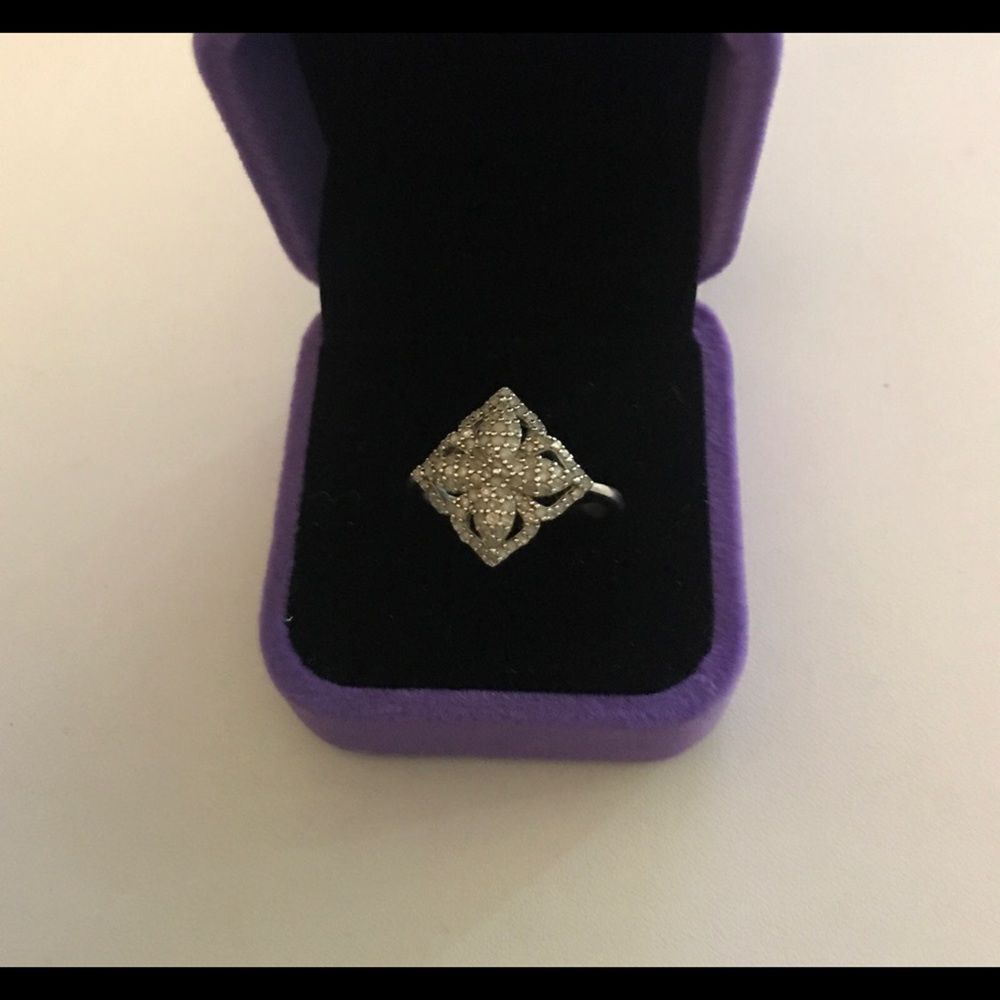 Gorgeous .63 Carat Genuine Diamond Starburst Flower Design Cluster Ring Sz 9
